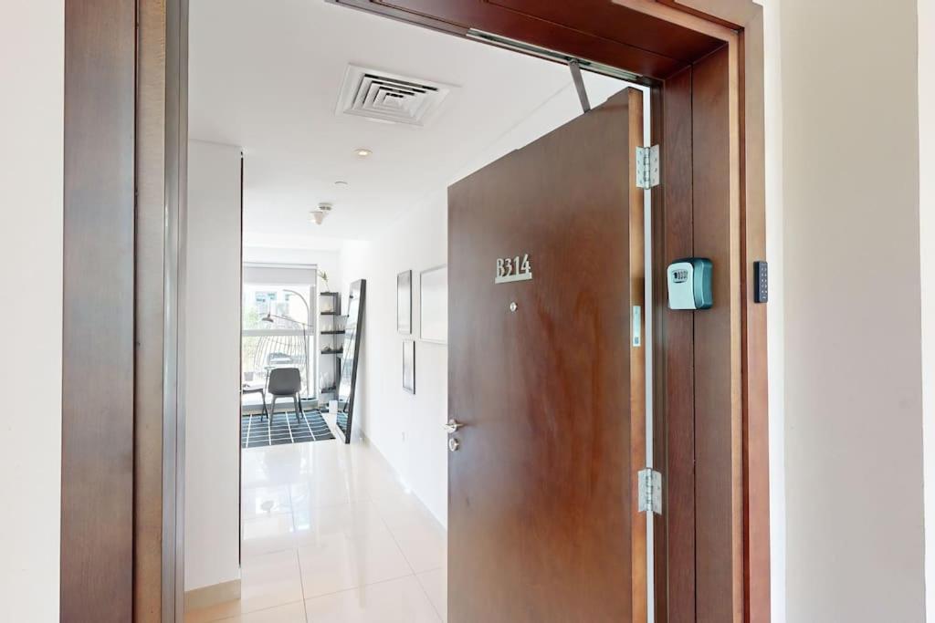 Studio In Best Part Of Downtown With Amazing Pool دبي المظهر الخارجي الصورة